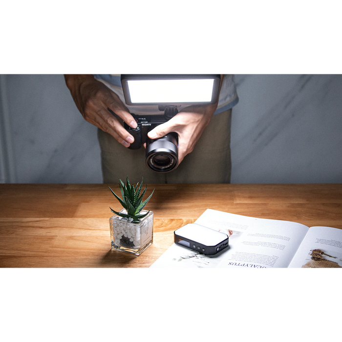 Ulanzi VL108 - Projecteur LED Blanc 3200K-5500K rechargeable et dimmable