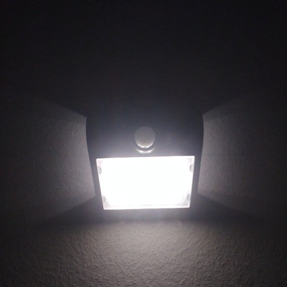 Applique LED solaire d’extérieur, 2 modes d’éclairage, détecteur de mouvement (Noir)