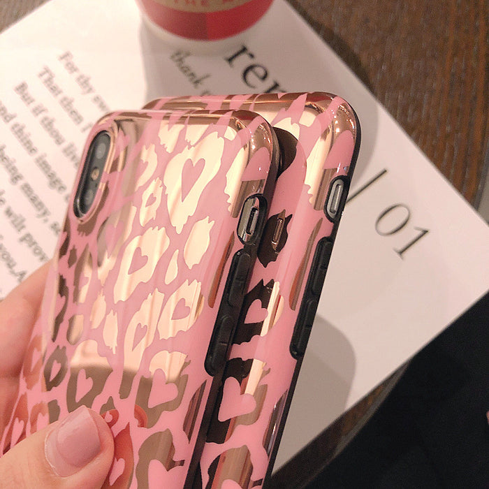 Coque iPhone avec coeurs, effet miroir