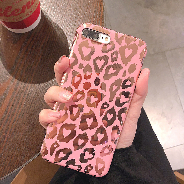 Coque iPhone avec coeurs, effet miroir